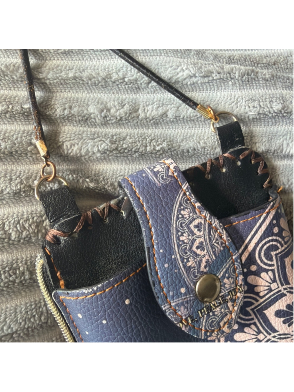 Vinyl, smart phone crossbody clutch handmade ￼ - Picture 4 of 7